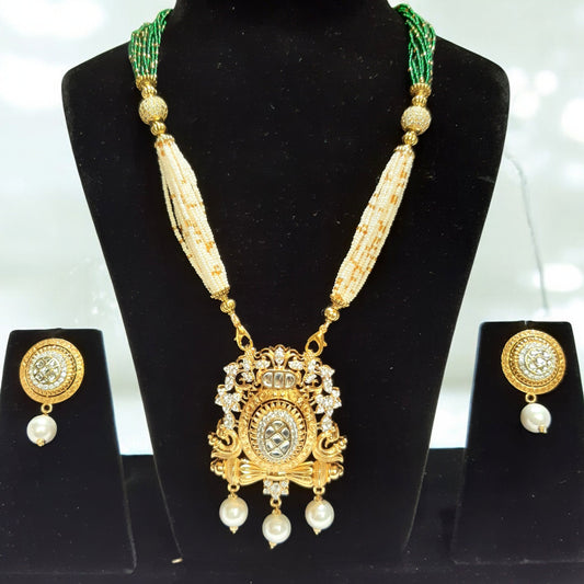 Regal Glow Pendant Set