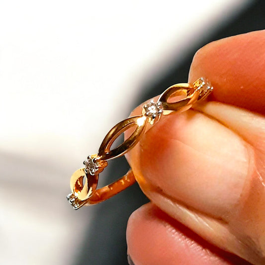 Intertwined Gleam Ring